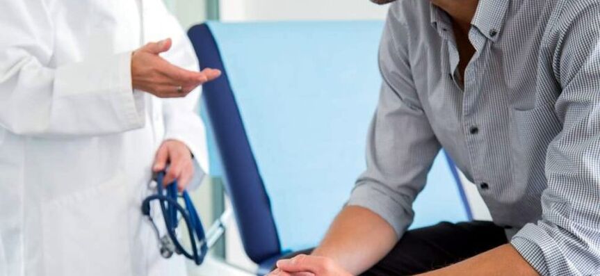 Espezialista batek prostatitisaren diagnostikoa